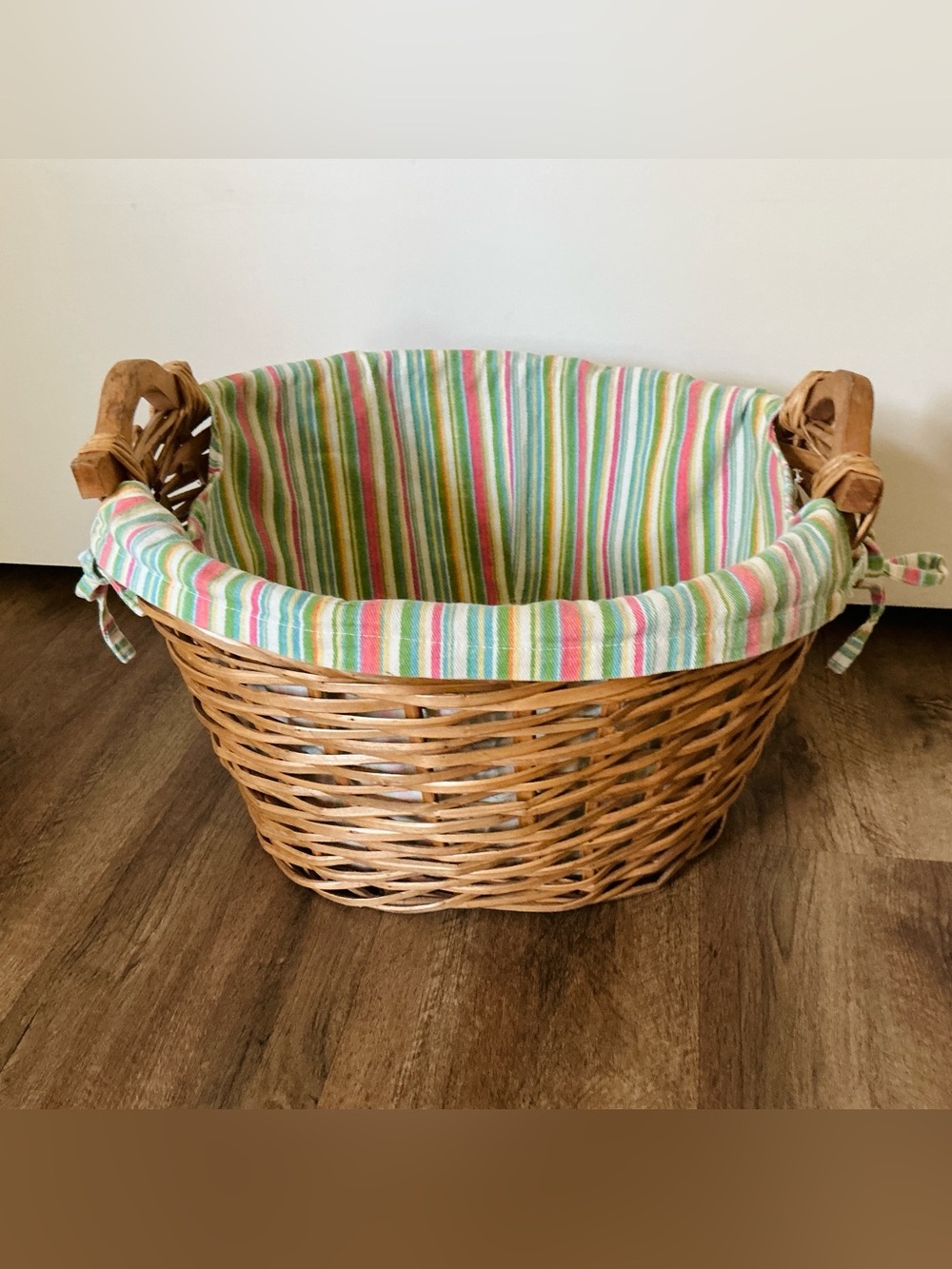 Vintage Basket Wicker with Striped Cotton Liner Beach Launder